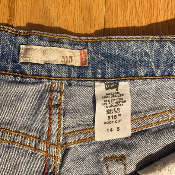 Levi’s 515 Light Wash Cutoff High Waisted Shorts size 14 - Picture 7 of 12